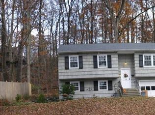 20 Rustic Rd, Ridgefield, CT 06877