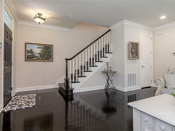 5th image of 2304 Grassmere Ln