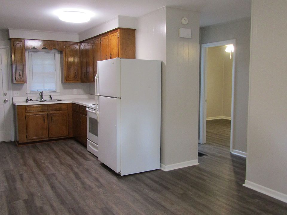 2nd image of 719 Long Rd APT 1