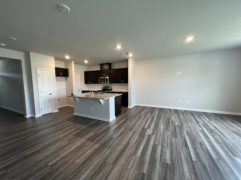 1090 Gemma Dr — Photo 9
