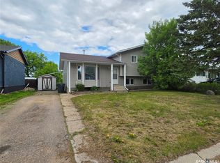 9 Stack Crescent, Meadow Lake, SK S9X 1B6