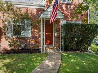 29 Leon Rd, Pittsburgh, PA 15220