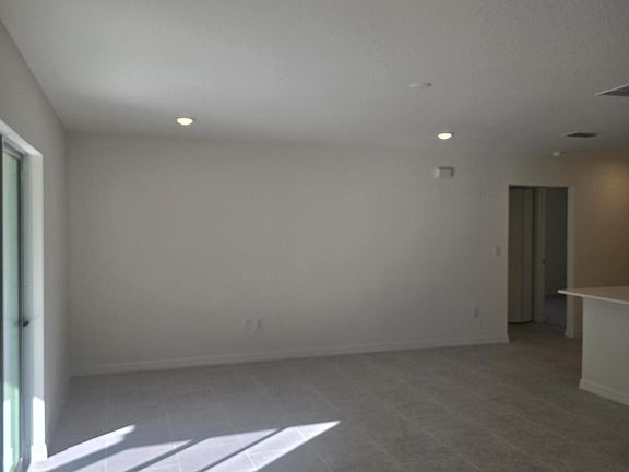5th image of 941 SW Richmond Cir SW