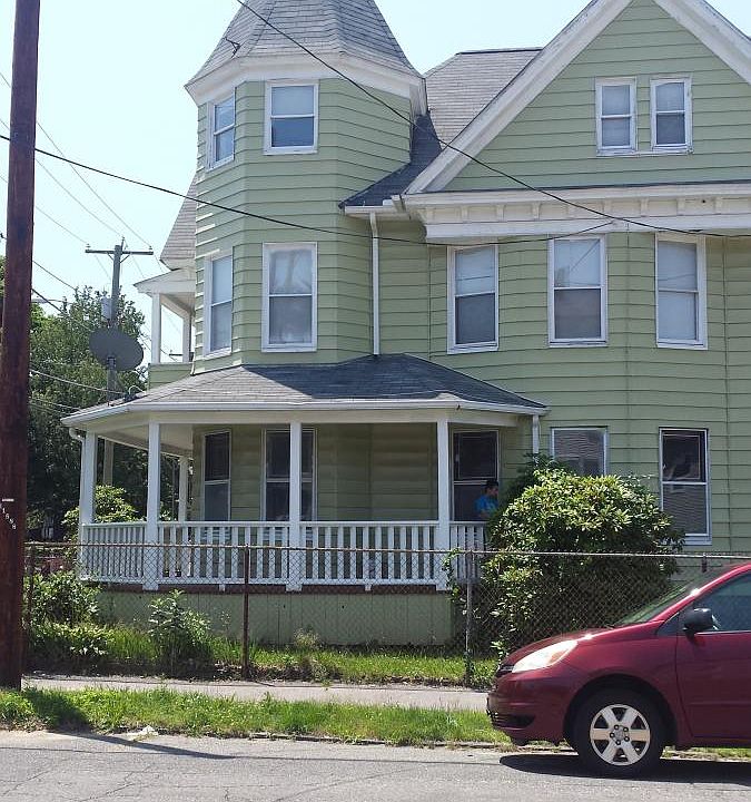 For rent: 1st Floor, $1400. 3 bed, 1 bath.