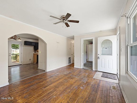 5th image of 101 Fairwood Lane