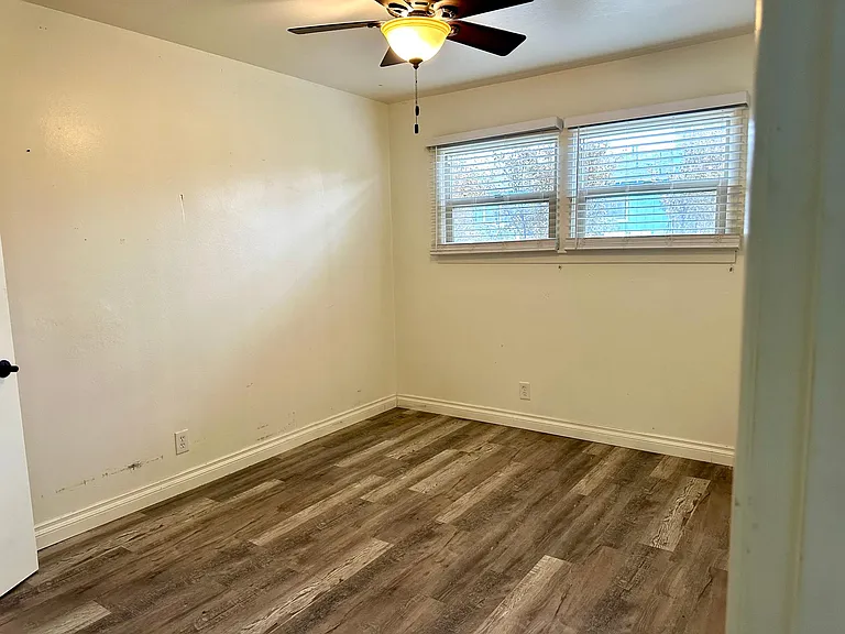 2199 Seaview Ave — Photo 8