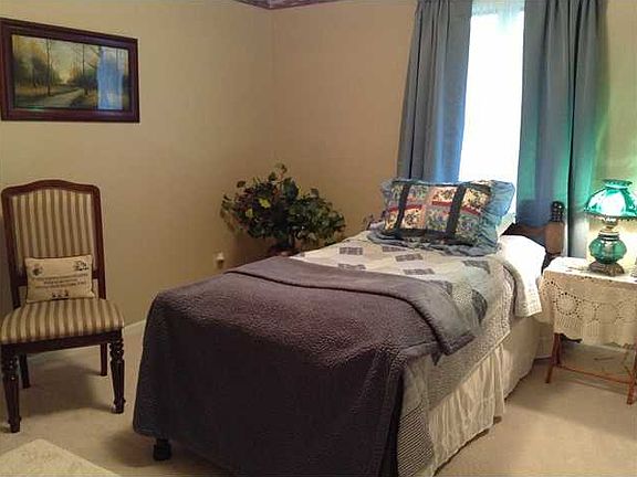 5th image of 549 Chinook Dr