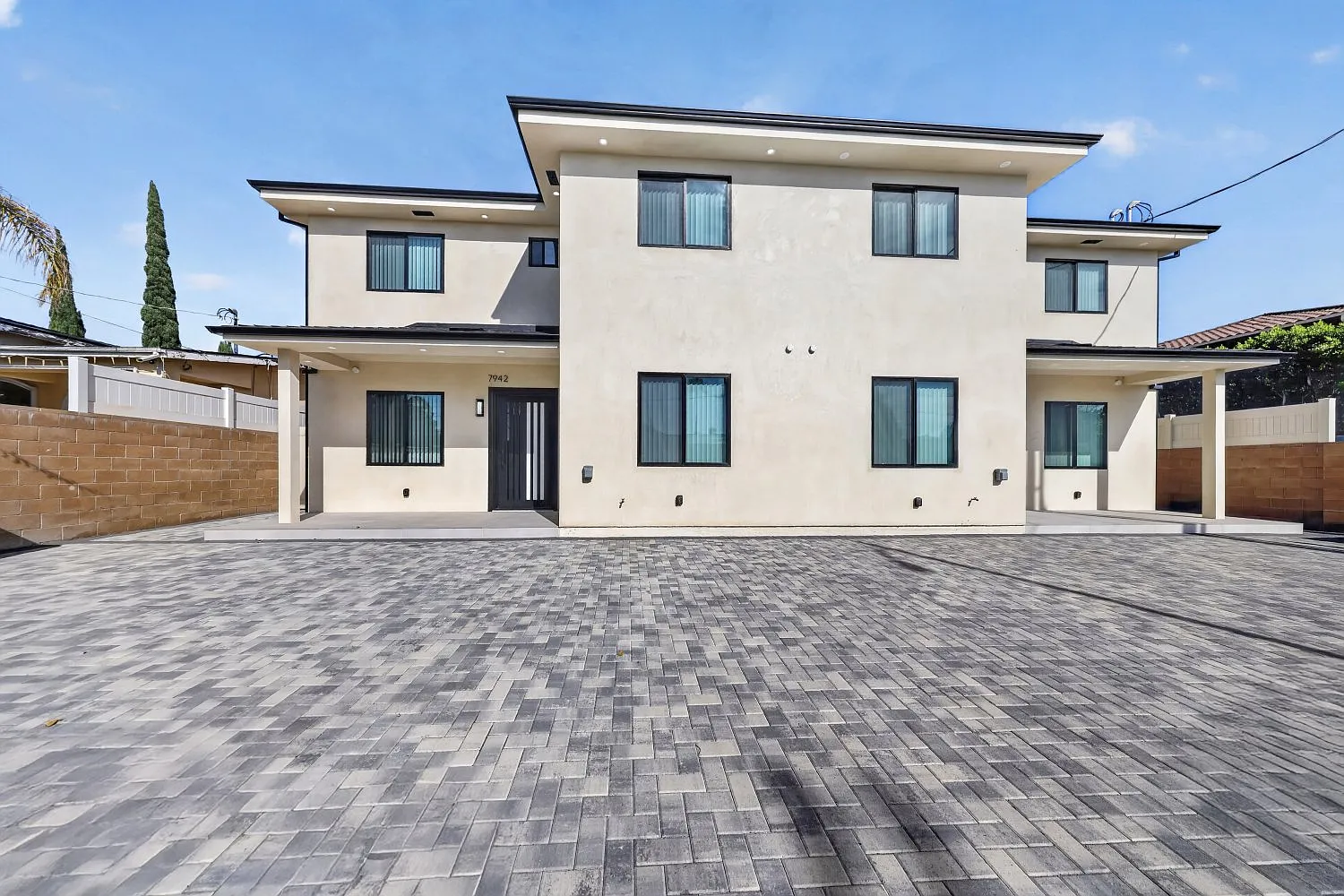 4 bed, 2700 sqft, $5,500 — Photo 1
