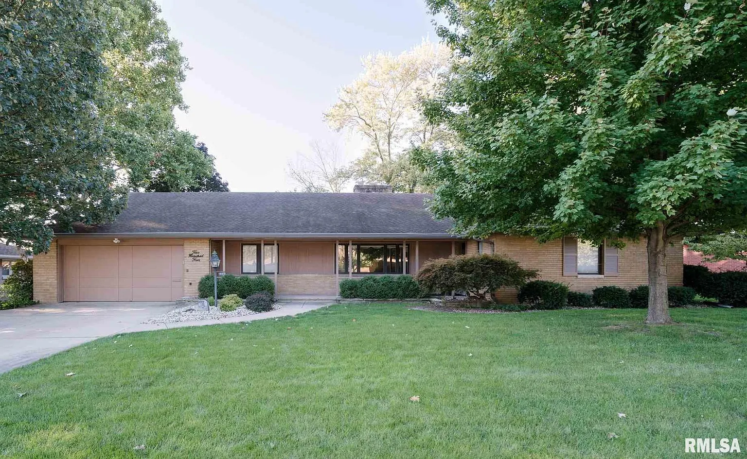 504 W Merle Ln photo 1