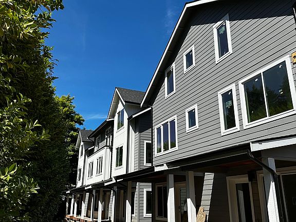 3rd image of 1909 N Oakes St #1