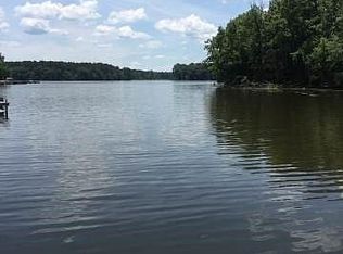 1037 Natures Cove Rd, Saluda, SC 29138