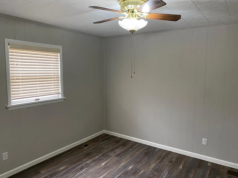 200 W Ash St — Photo 15
