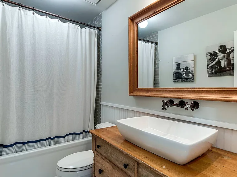 10 Villa Ave — Photo 17