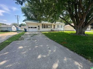 213 W Greene St, Paullina, IA 51046