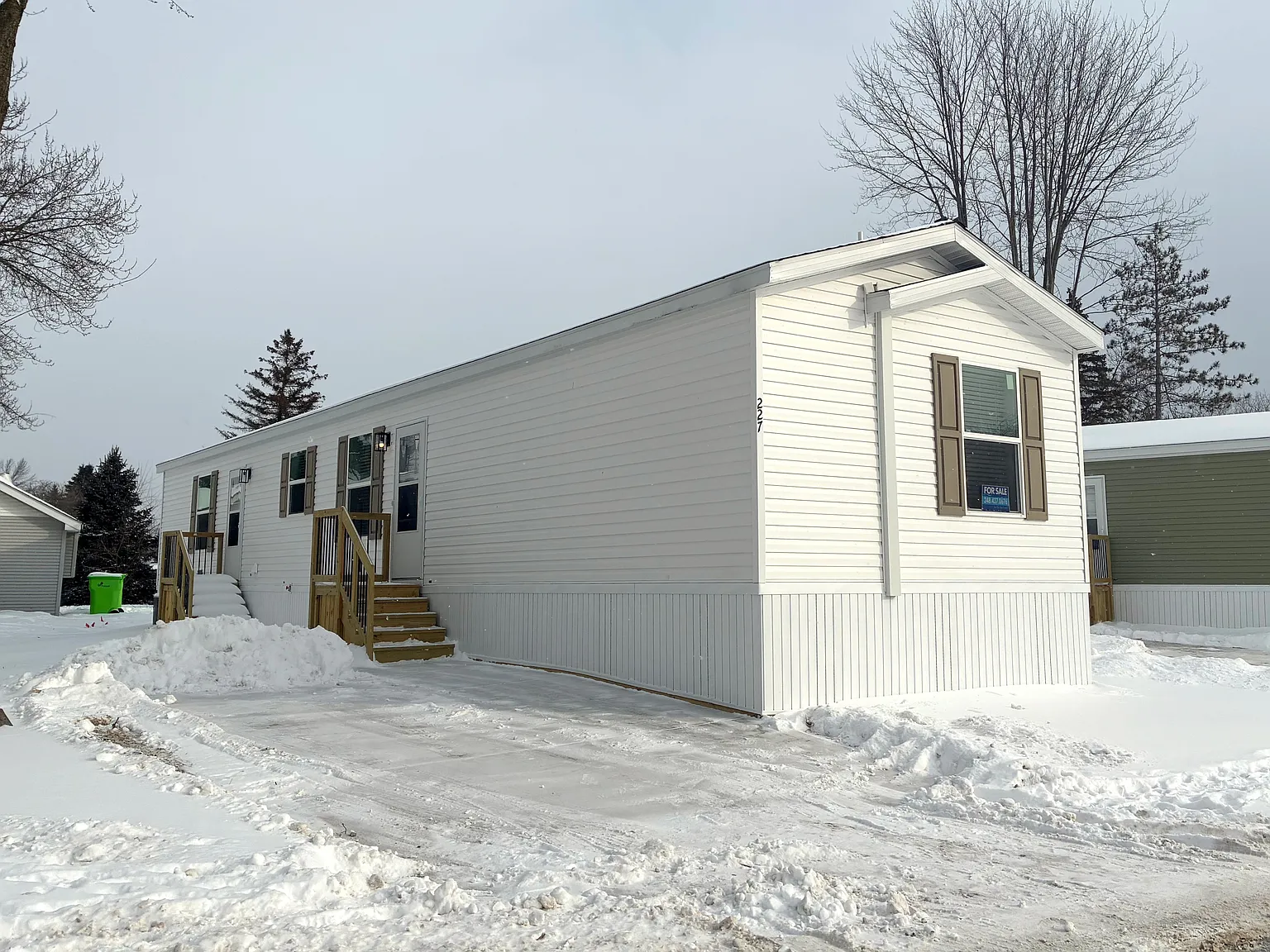 227 S Lyon Woods #102 photo 1