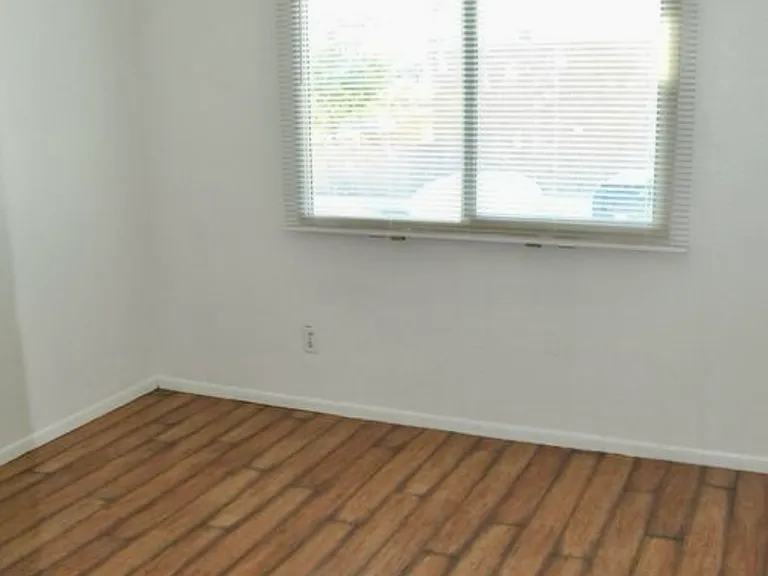 4602 E Riverside St — Photo 10