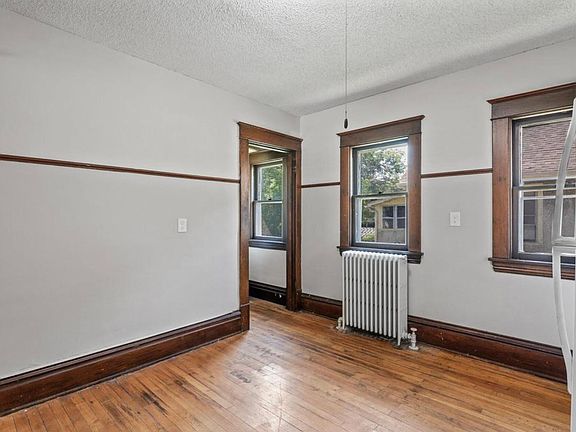 5th image of 3017 29th Ave S APT 2