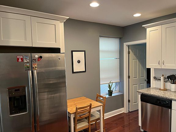 5th image of 1415 N Lawrence St #1