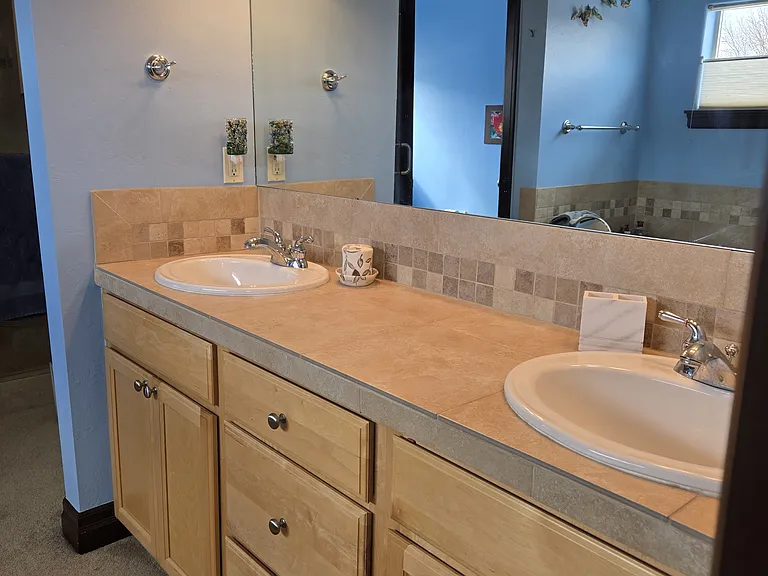 Double sinks in master bath