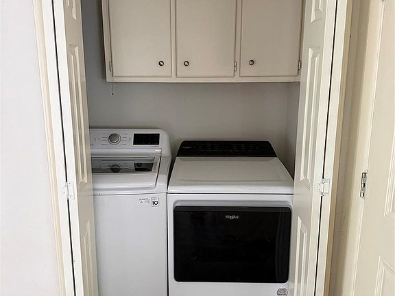 5th image of 151 Country Oaks St