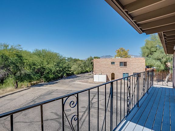 3rd image of 6536 E Calle La Paz