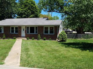 844 S Ballas Rd, Saint Louis, MO 63122