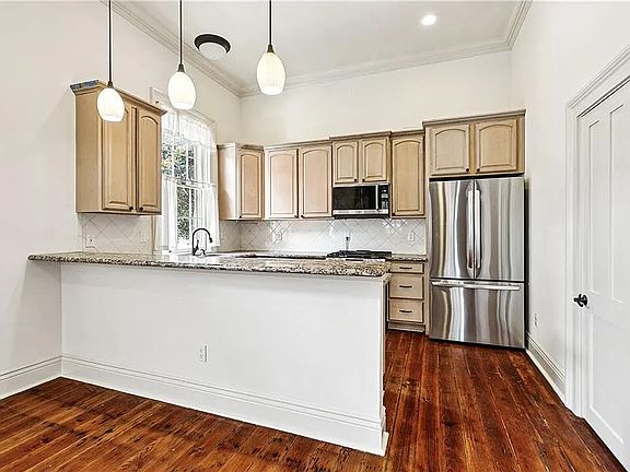 5th image of 4029 Royal St #A