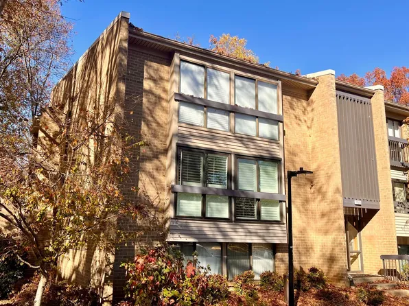 11616 Ivystone Ct APT 200, Reston, VA 20191