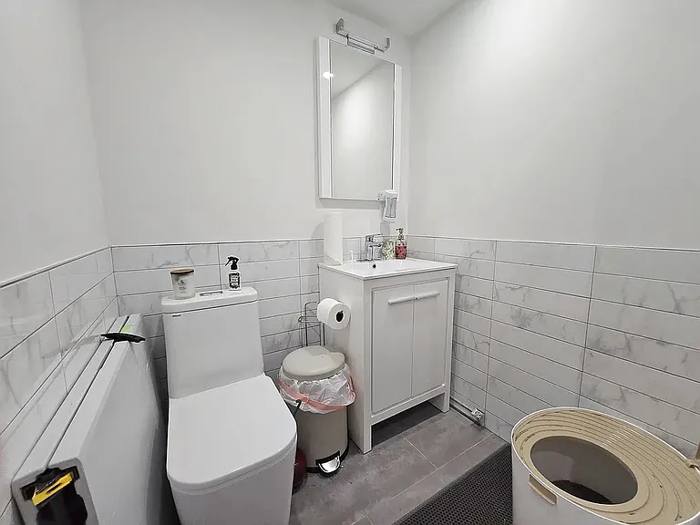 185 Schaefer St #1B — Photo 8