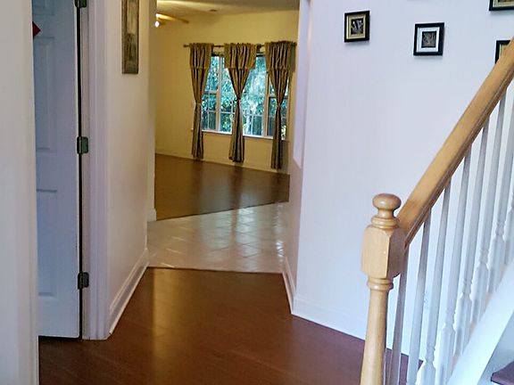 4th image of 1542 Hampton Woods Dr