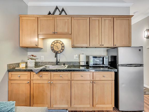 4th image of 2245 Sidewinder Dr #500