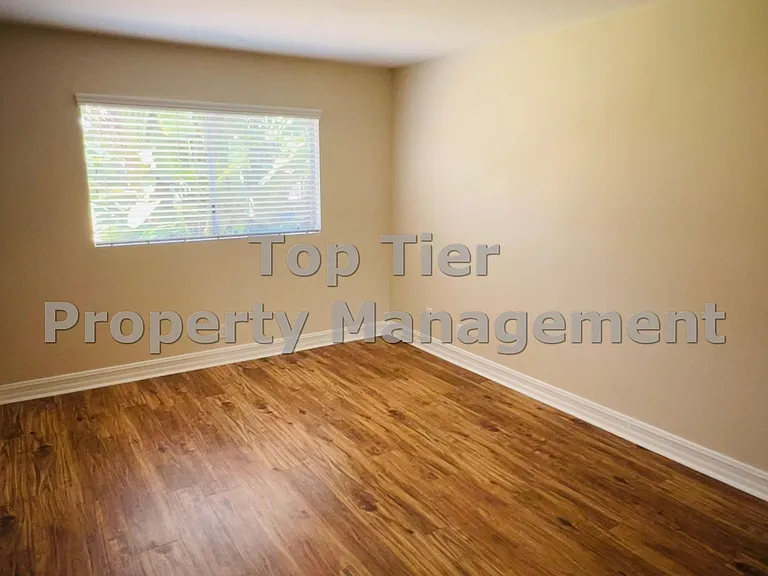 663 Cedar St — Photo 11