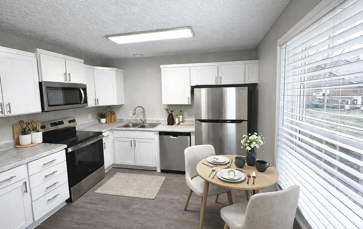 The Everly Apartments — Photo 2