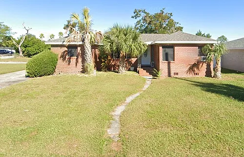 839 Avenue S NE Photo 1