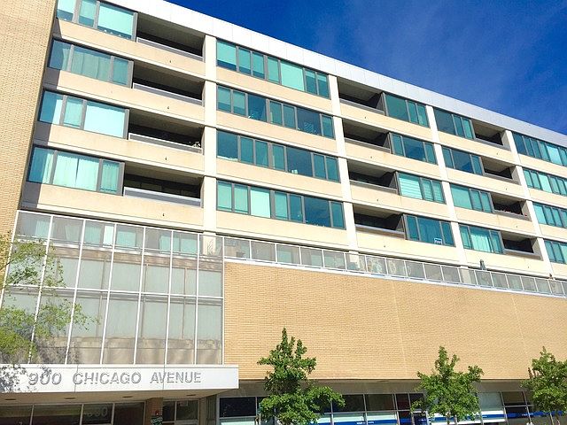 1st image of 900 Chicago Ave Unit 711