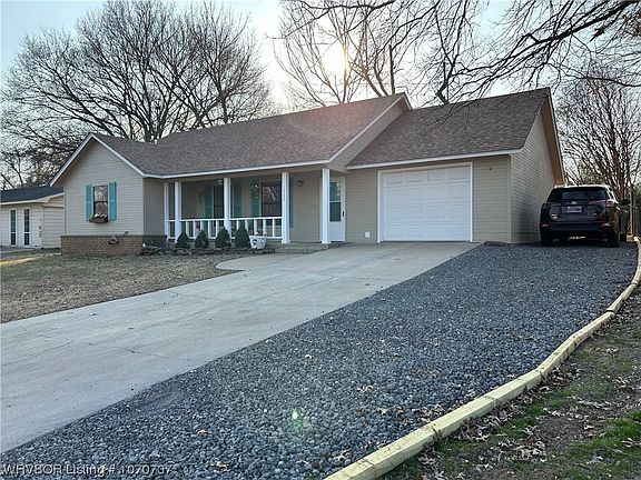 2nd image of 1305 N 26th St