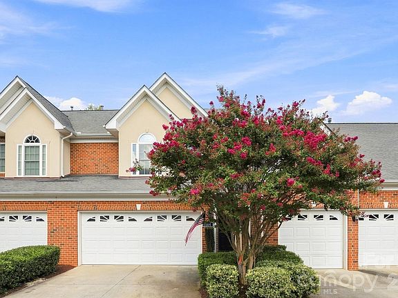 4th image of 804 Talking Stick Ln