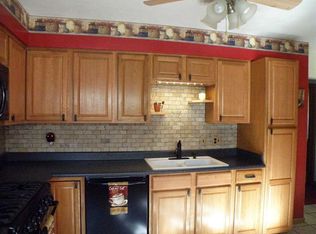 826 State St, Colona, IL 61241