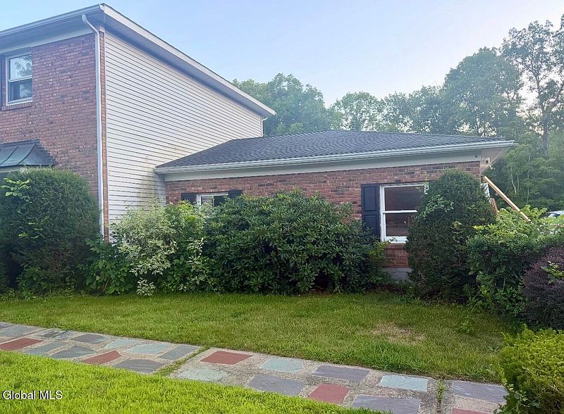 3rd image of 1022 Country Brook Court