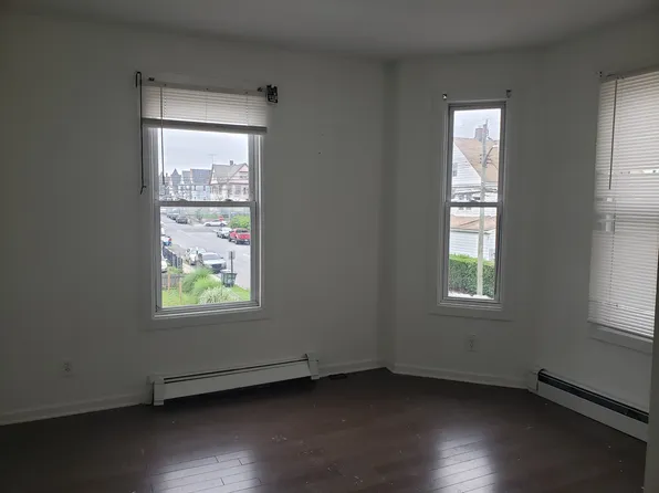 196 Putnam St Floor 2, Bridgeport, CT 06608