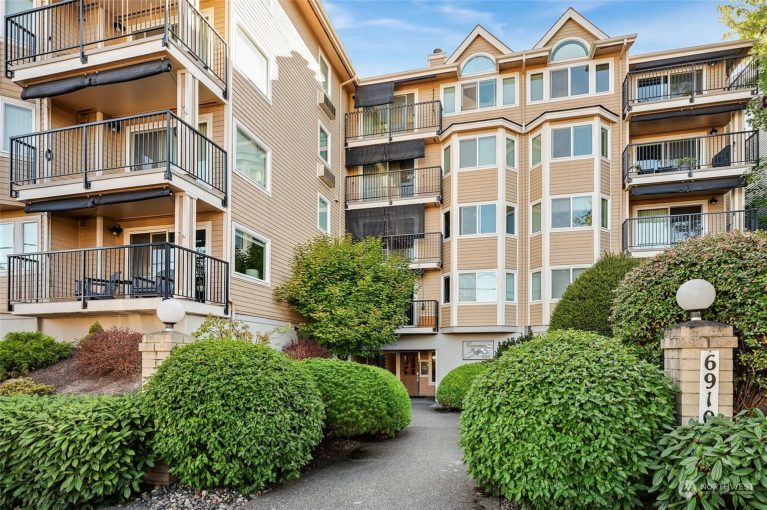 6910 California Avenue SW #11 photo 1