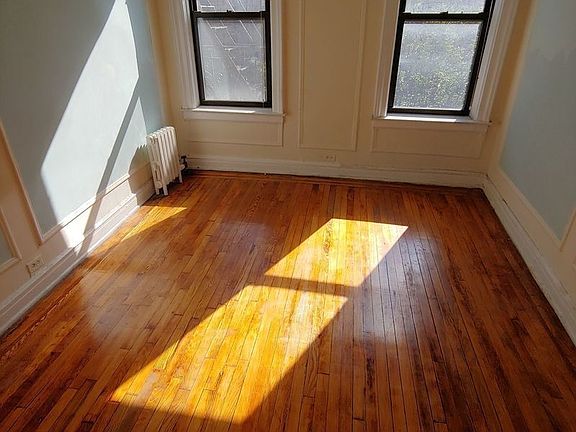 4th image of 30-70 34th St #3A
