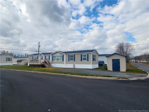 82 Glenmar Dr, Fredericton, NB E3G 0H9
