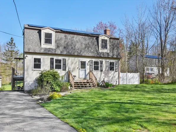 89 Hill St, Gardner, MA 01440
