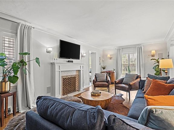 5th image of 638 E Gregory Blvd