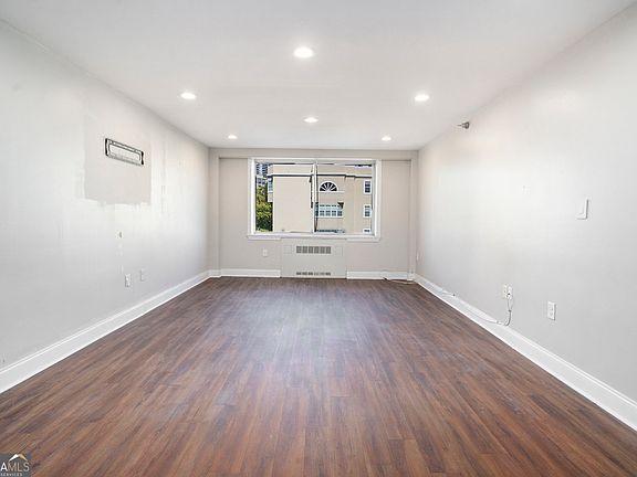 4th image of 2479 Peachtree Rd NE APT 708