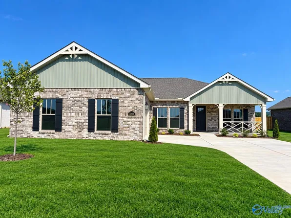 1055 Maplehurst St, Decatur, AL 35603