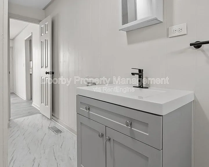 1601 Arlington Ave — Photo 15