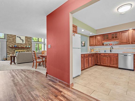 4th image of 2202 Churchview Dr APT D