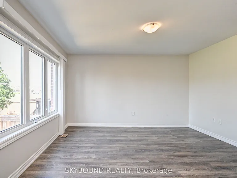260 Waterbrook Ln — Photo 8